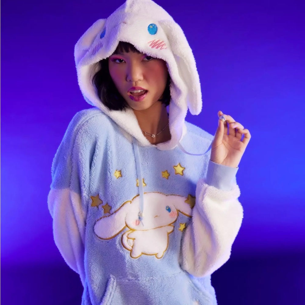 Cinnamoroll Starry Cloud Oversized‎ Fuzzy Hoodie Hot Topic Sanrio Hello Kitty